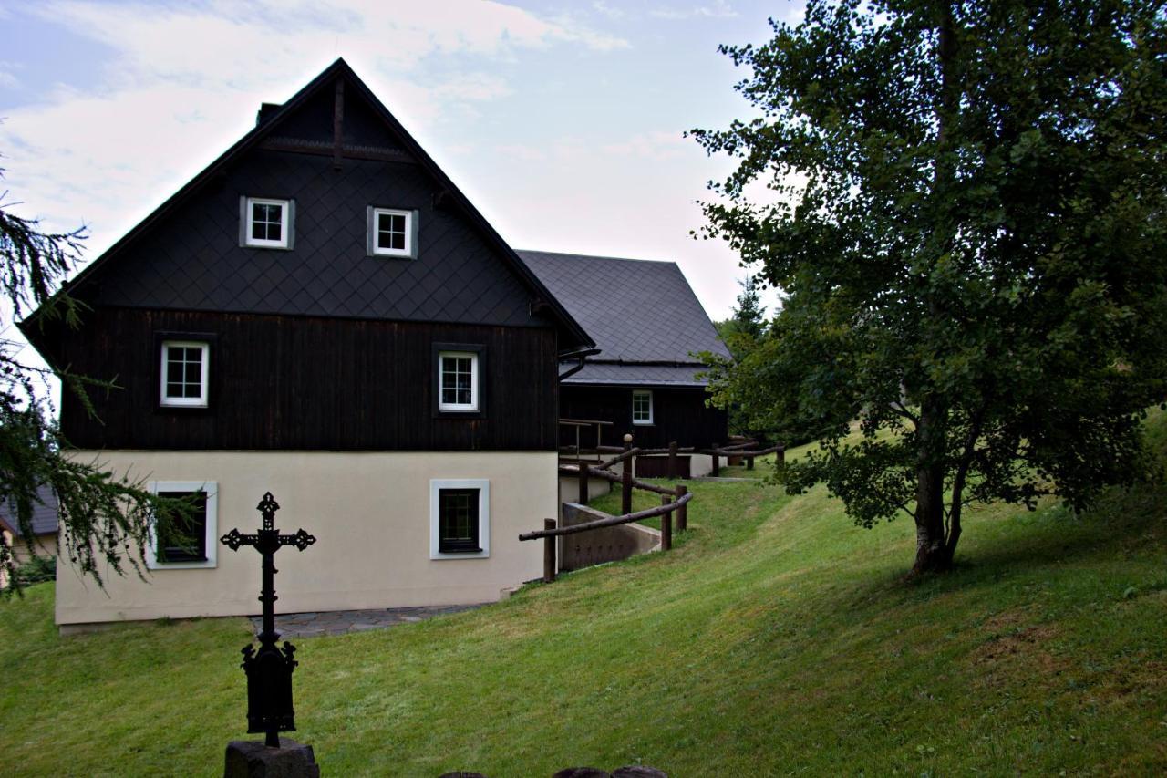 Chaloupka Slamenka Loucna pod Klinovcem
