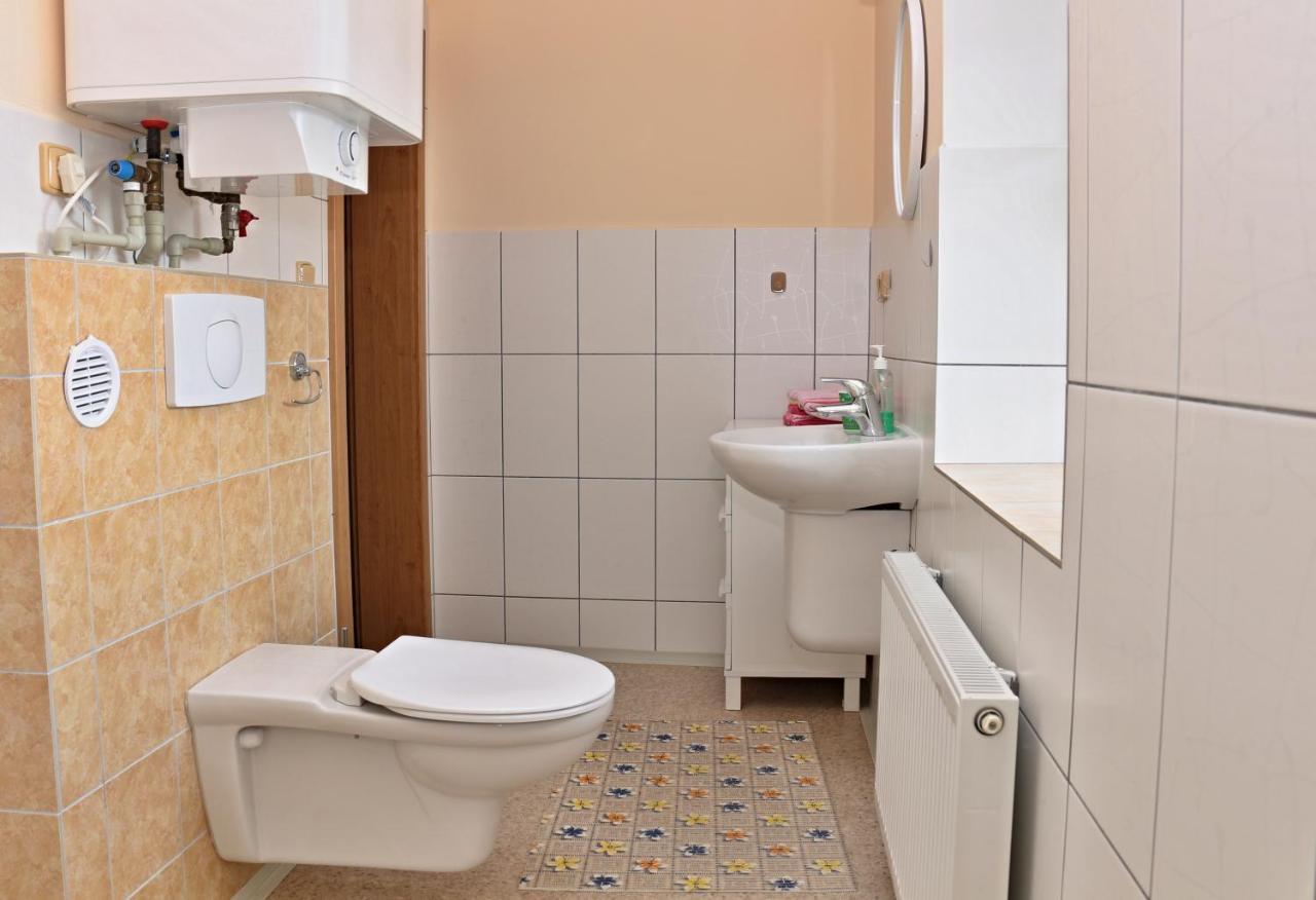Chaloupka Slamenka * Loučná pod Klínovcem