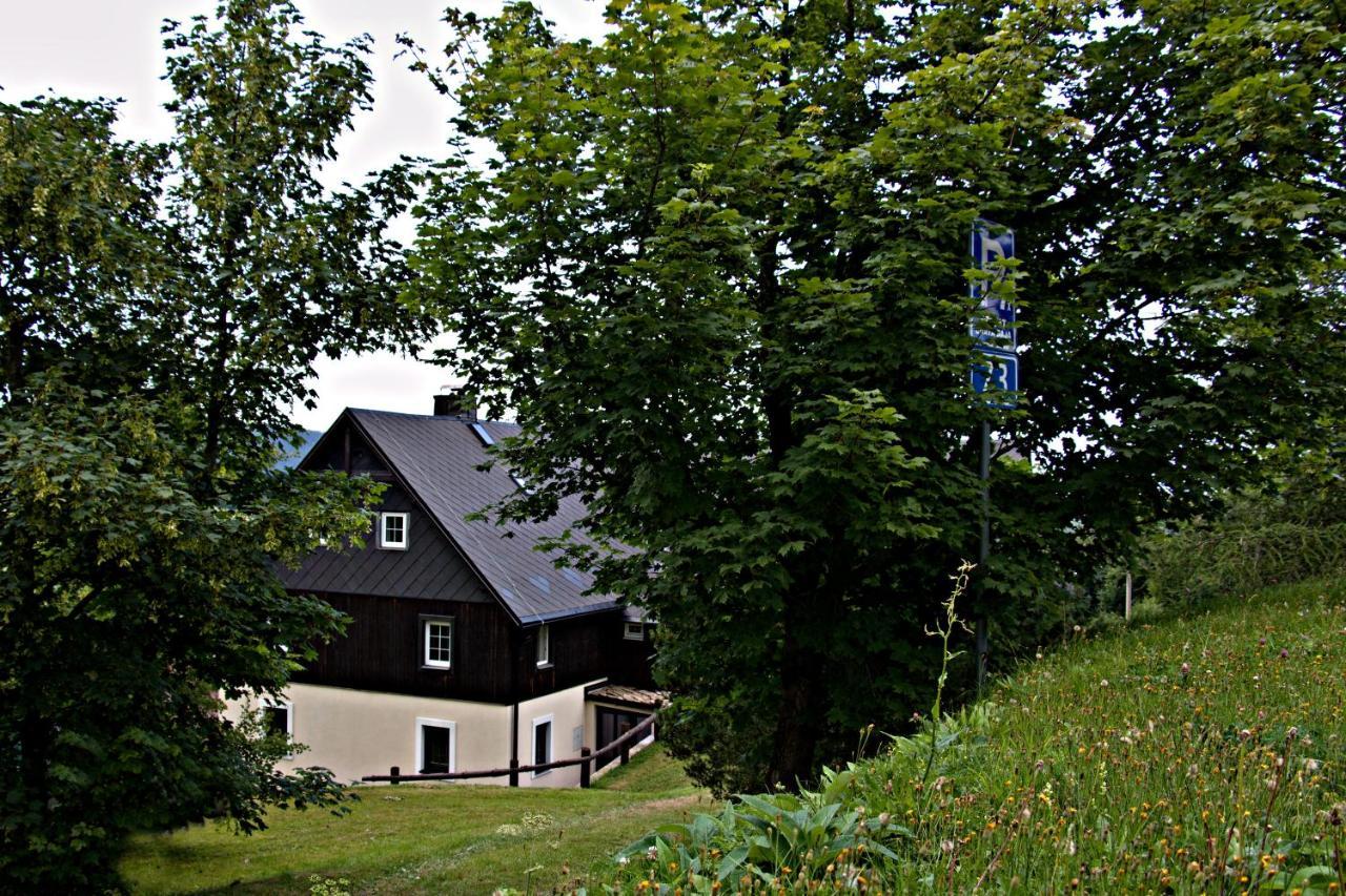 Chaloupka Slamenka Lodge *